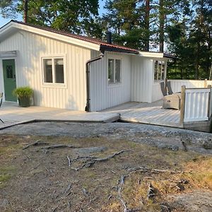 Modern Cottage In Arsta Havsbad Stockholm, Sweden Exterior photo