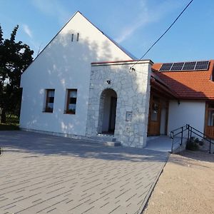 Hotel Zempleni Tuenderkert Vendeghaz Fuzerkomlos Exterior photo