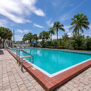 Hotel Best Western Plus North Miami-Bal Harbour Exterior photo