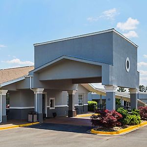 Quality Inn & Suites Greenville - Haywood Mall Exterior photo