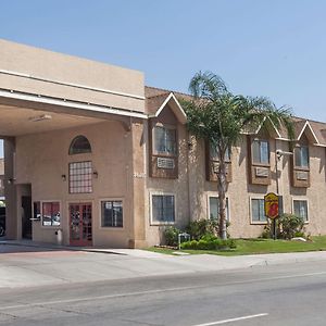 Motel Super 8 By Wyndham Bakersfield South Ca Exterior photo