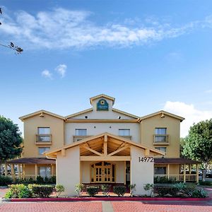 La Quinta Inn & Suites By Wyndham Irvine Spectrum Exterior photo