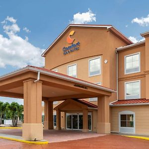 Comfort Inn & Suites Airport Fort Myers Exterior photo