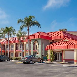 Motel Super 8 By Wyndham Clearwater/Us Hwy 19 N Exterior photo