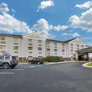 Comfort Inn & Suites Butler Exterior photo