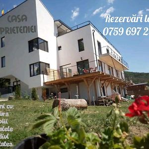 Apartament Casa Prieteniei - Apartament Cu Terasa - 3 Km Piatra Neamţ Exterior photo