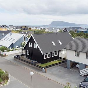 Apartament 3Br - Townhouse - Free Parking - Tórshavn Exterior photo
