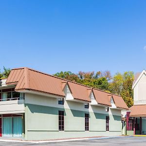 Days Inn East Stroudsburg Exterior photo