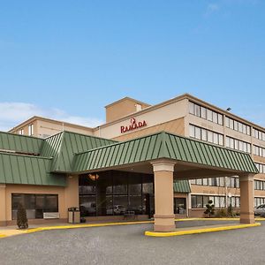 Hotel Ramada By Wyndham Rochelle Park Near Paramus Exterior photo