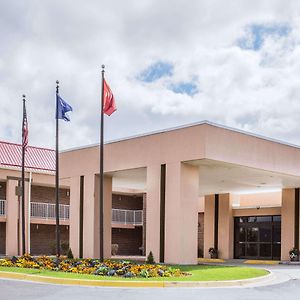 Hotel Ramada By Wyndham Wytheville Exterior photo