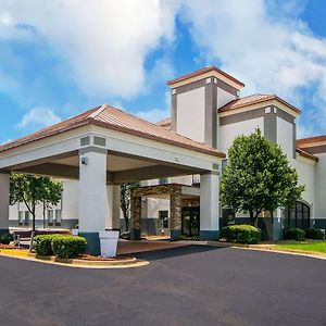 Hotel Clarion Pointe South Boston - Danville East Exterior photo