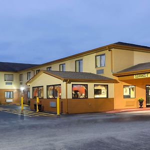 Hotel Super 8 By Wyndham Richmond Exterior photo