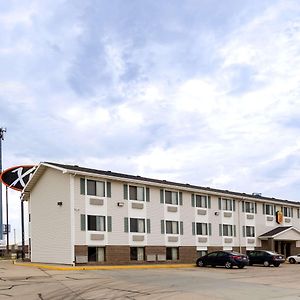 Hotel Super 8 By Wyndham Hays Ks Exterior photo