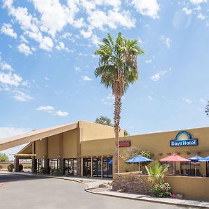 Days Hotel By Wyndham Peoria Glendale Area Exterior photo