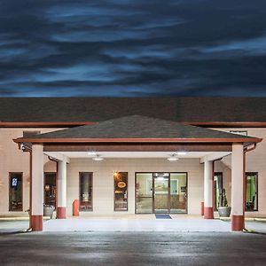 Motel Super 8 By Wyndham Malvern Exterior photo