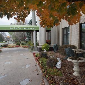 Hotel Erik'S Retreat Edina Exterior photo