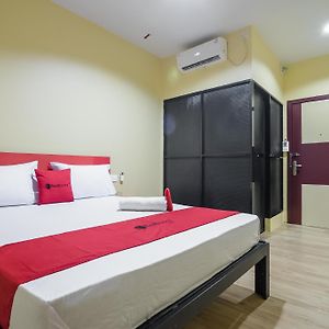 Hotel Reddoorz @ Batu Aji Batam 2 Exterior photo