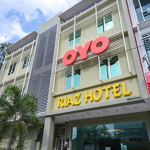 OYO 89839 Riaz Hotel Melaka Exterior photo