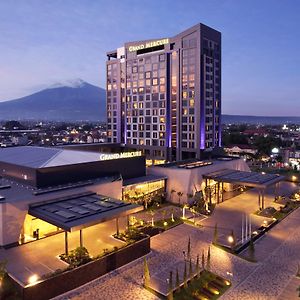 Hotel Grand Mercure Malang Exterior photo