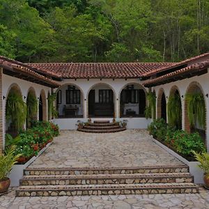 Bed and Breakfast Hacienda La Esperanza Copan Ruinas Exterior photo