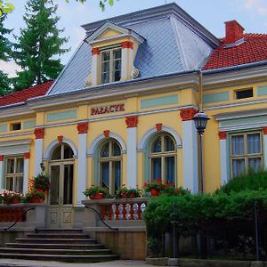 Bed and Breakfast Pensjonat Pałacyk Łańcut Exterior photo