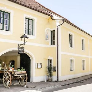 Aparthotel Kaiser'S Hof Strass  Exterior photo