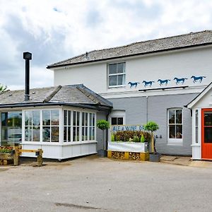 Hotel The Running Horse Winchester Exterior photo