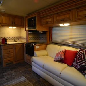 Willa Luxury American Rv With Hot Tub West Chiltington Exterior photo