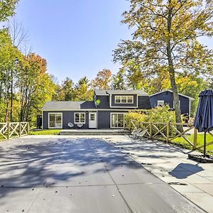 Willa Modern Escape With Fire Pit, Near Lake Waramaug Kent Exterior photo