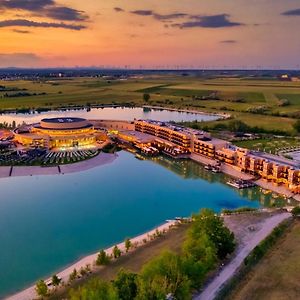 St. Martins Therme & Lodge Frauenkirchen Exterior photo