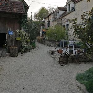 Willa Gite Des Remparts Bèze Exterior photo