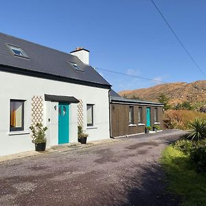 Wild Wild West Holiday Cottages Castletownbere Exterior photo