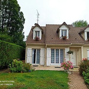 Hotel Chambre D Hote A 20 Min De Versailles Le Mesnil-Saint-Denis Exterior photo