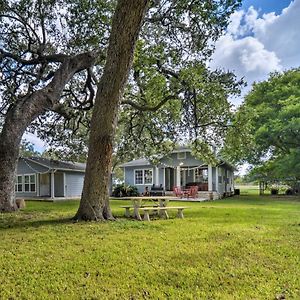 Willa The Petite Lake House In Seguin With Patio! Exterior photo