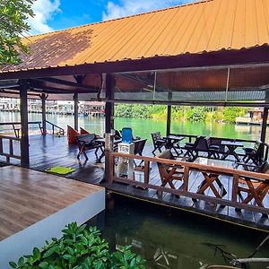 Hotel Baan Rim Nam Koh Chang Exterior photo