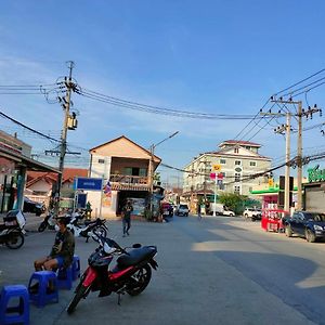 Motel Tisaraporn Resident Ban Khlong Song Exterior photo