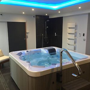 Willa Gite 8 A 14 Personnes En Champagne Avec Jacuzzi Cramant Exterior photo