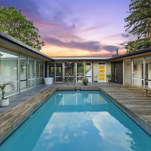 Willa Countryside Calm Getaway With Pool And Deck Auckland Exterior photo