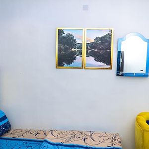 Apartament Admirable 2-Bed-Apt With Pool, 24Hrs Power & Unlimited Internet Amuwo Exterior photo