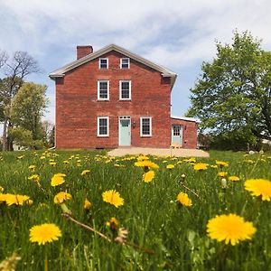 Willa Farmhouse Broad Brook: Comfort & Charm. East Windsor Exterior photo