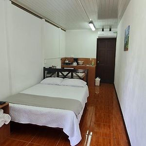 Apartament Sleep&Go! Cabinas En Siquirres Centro - Rafting Tour - Tarifa Corporativa Disponible Siqurres Da Alegria Exterior photo