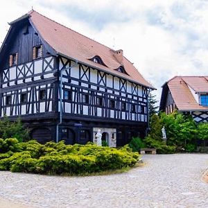 Bed and Breakfast Karczma Rzym DWÓR Wrocław Exterior photo