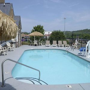 Microtel Inn & Suites By Wyndham Pigeon Forge Exterior photo