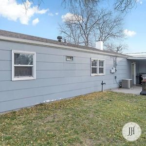 Willa Pet Friendly Large Fenced Backyard Covered Patio Rapid City Exterior photo