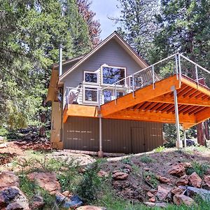 Willa Rustic Retreat With Deck Steps From Lake Almanor! Exterior photo