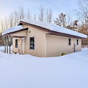 Willa Wooded Danbury Cabin With Grill And Fire Pit! Exterior photo