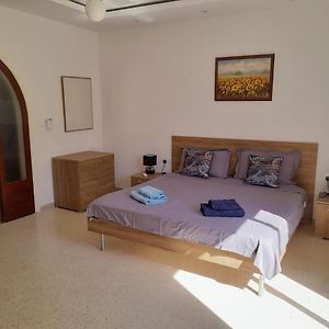 Nicely Furnished Holiday Apartment In Bugibba San Pawl il-Baħar Exterior photo