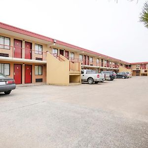 Oyo Hotel Tulsa International Airport Exterior photo