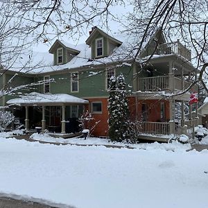 Bed and Breakfast The Red Coat Niagara-on-the-Lake Exterior photo