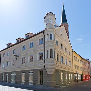 Motel Q- Das Kleine Stadthotel Dingolfing Exterior photo